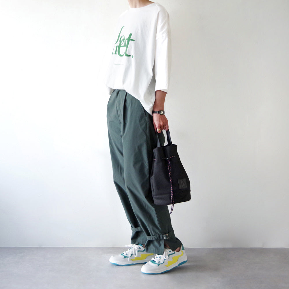 DRAWSTRING SHOULDER BAG BLACK