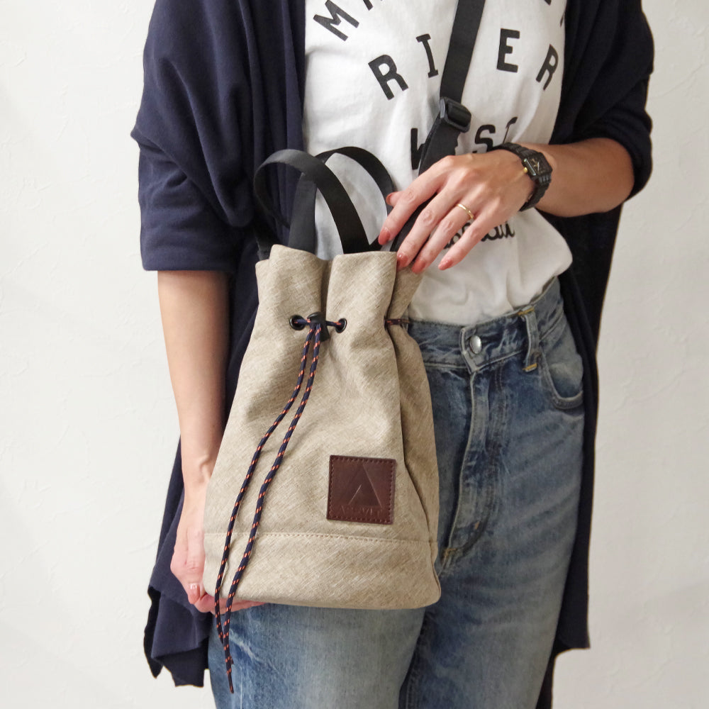 DRAWSTRING SHOULDER BAG BEIGE