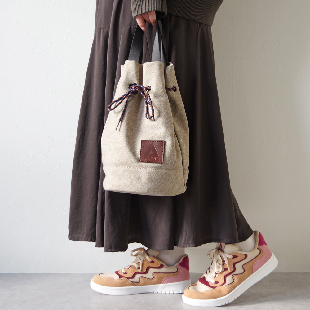 DRAWSTRING SHOULDER BAG BEIGE