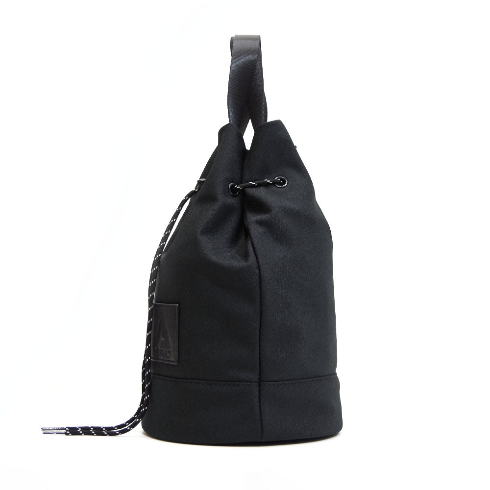 DRAWSTRING SHOULDER BAG BLACK