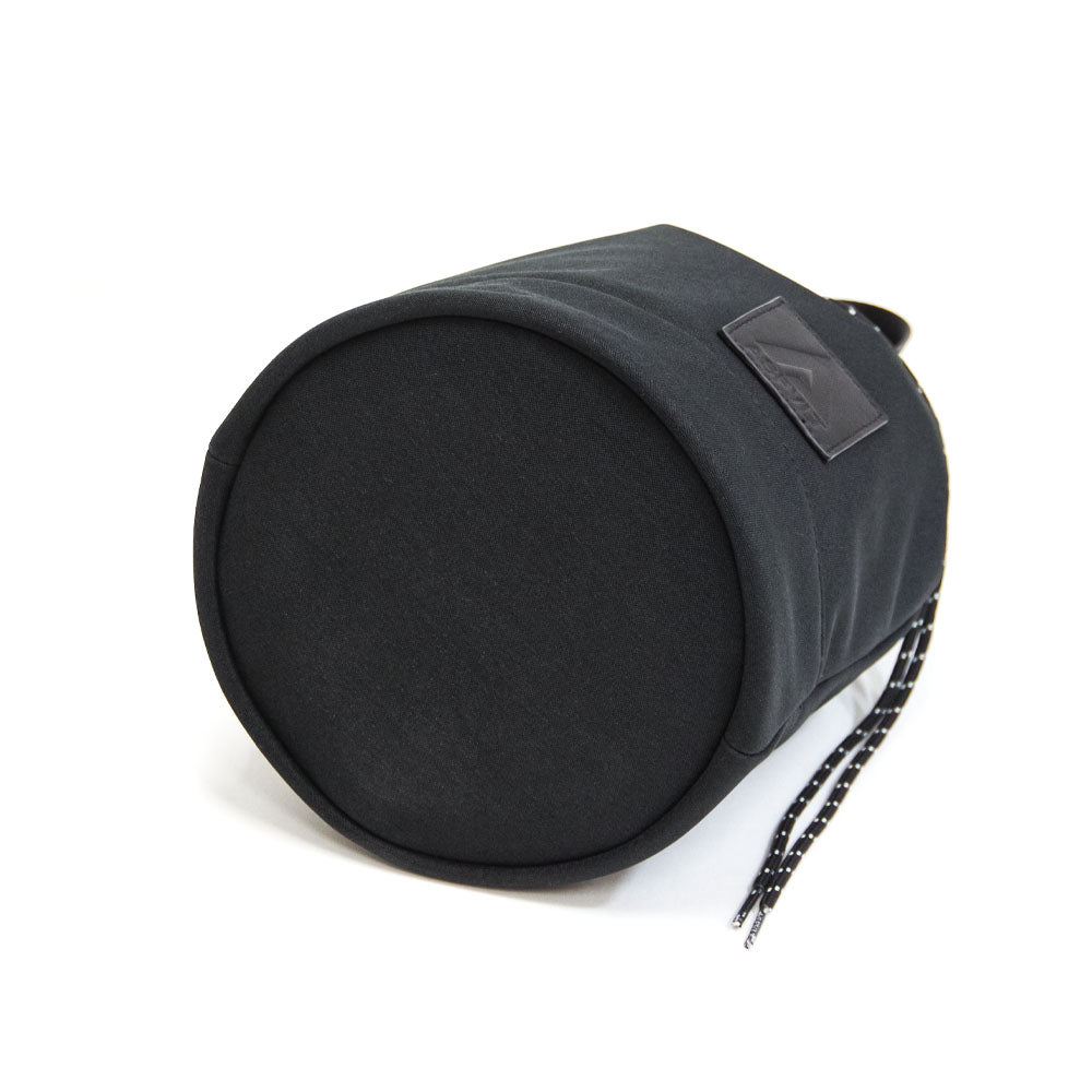 DRAWSTRING SHOULDER BAG BLACK