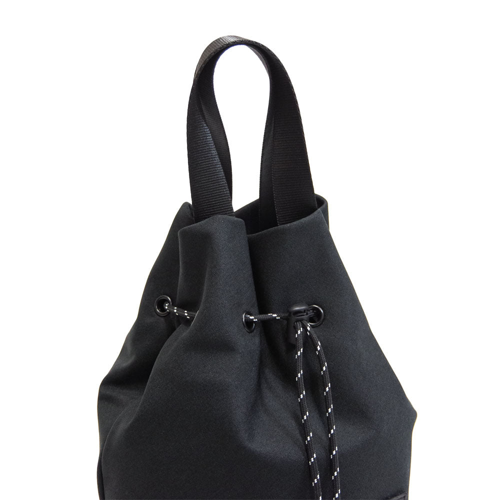 DRAWSTRING SHOULDER BAG BLACK