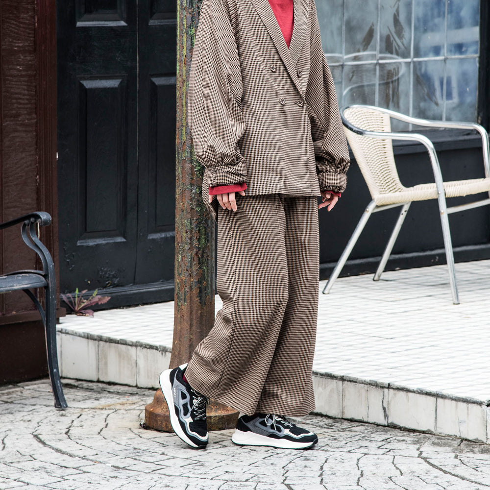 CONCRETE BLACK GREY TAN