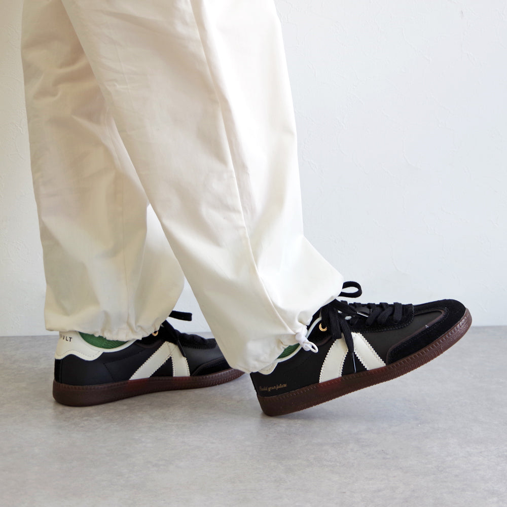 ELITE CLASSIC BLACK WHITE DK GUM