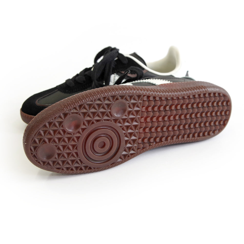 ELITE CLASSIC BLACK WHITE DK GUM