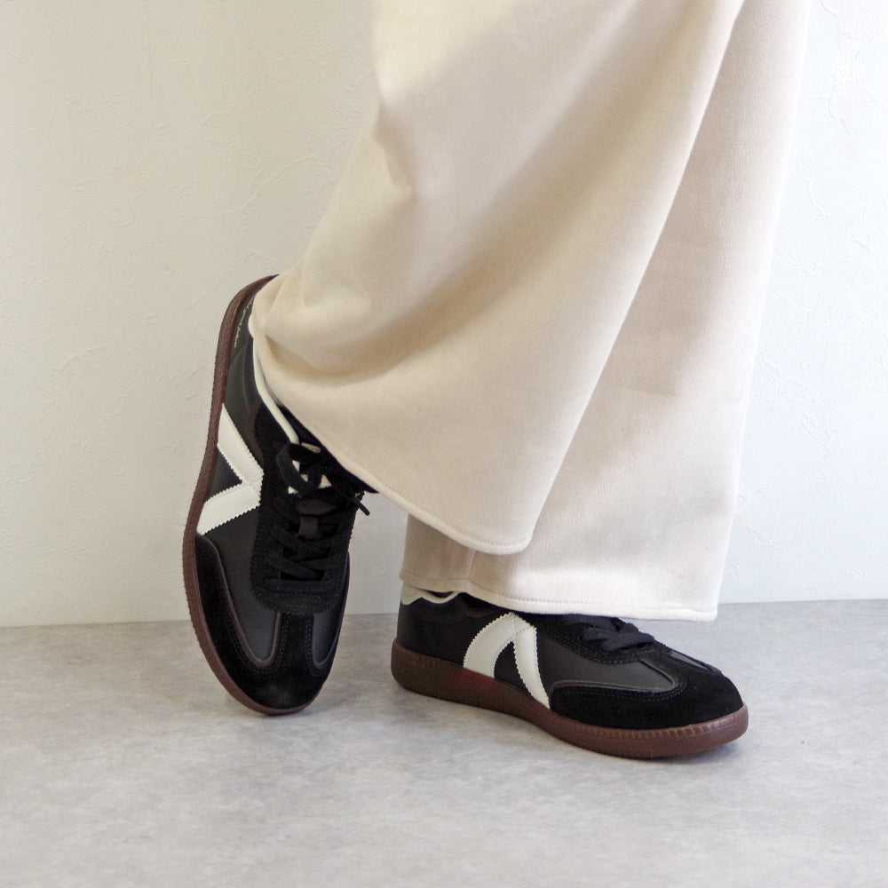 ELITE CLASSIC BLACK WHITE DK GUM