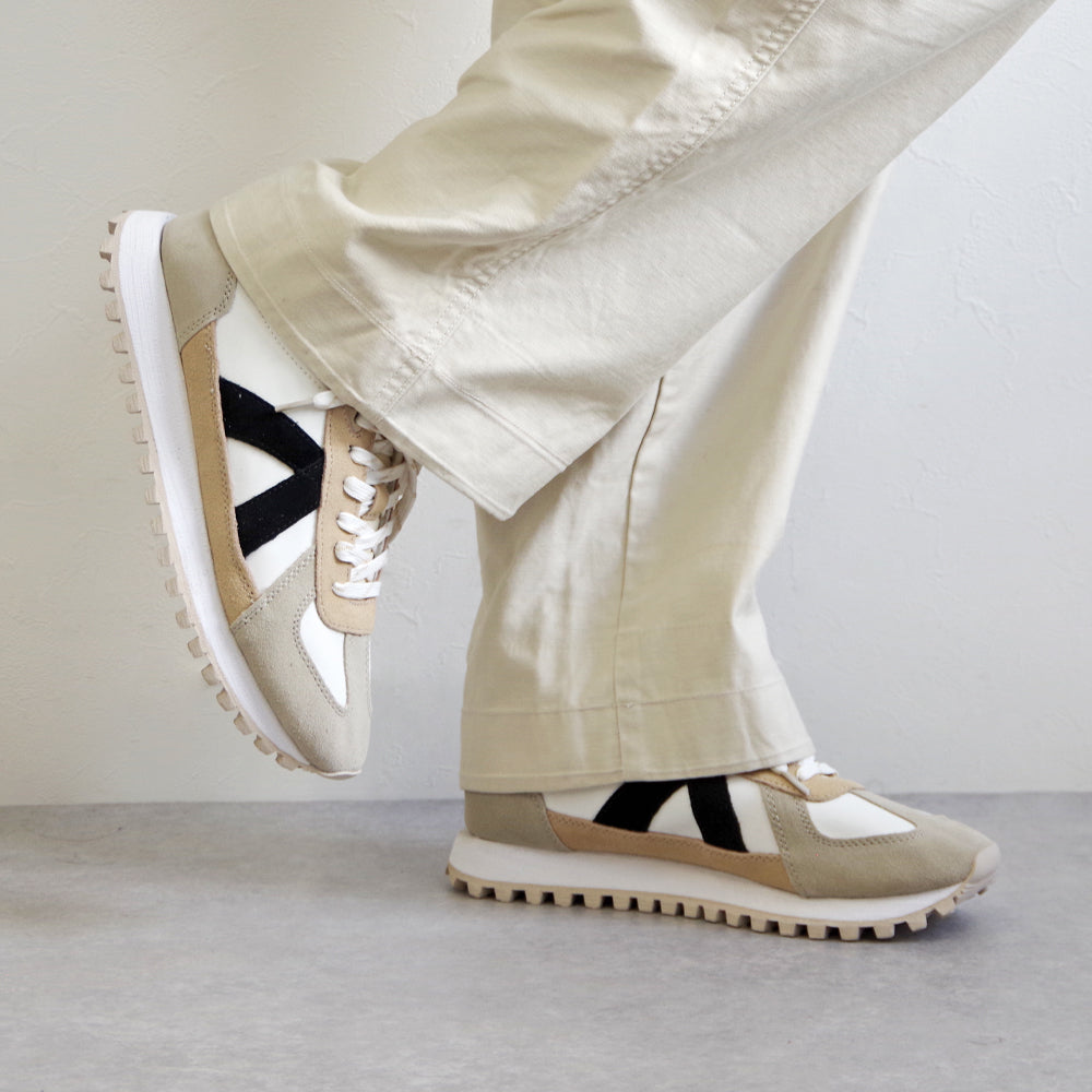 GATE WHITE TAN BLACK GREY