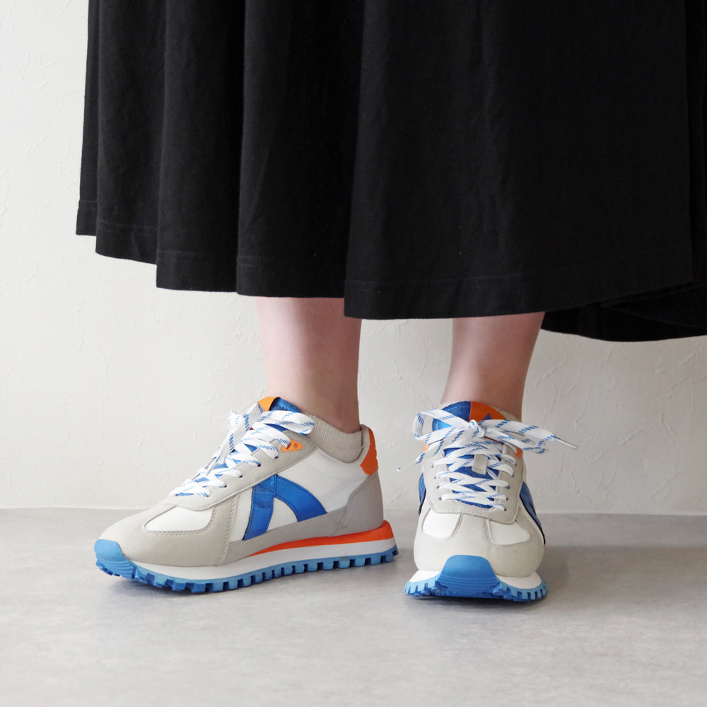 GATE WHITE BLUE METAL CORAL
