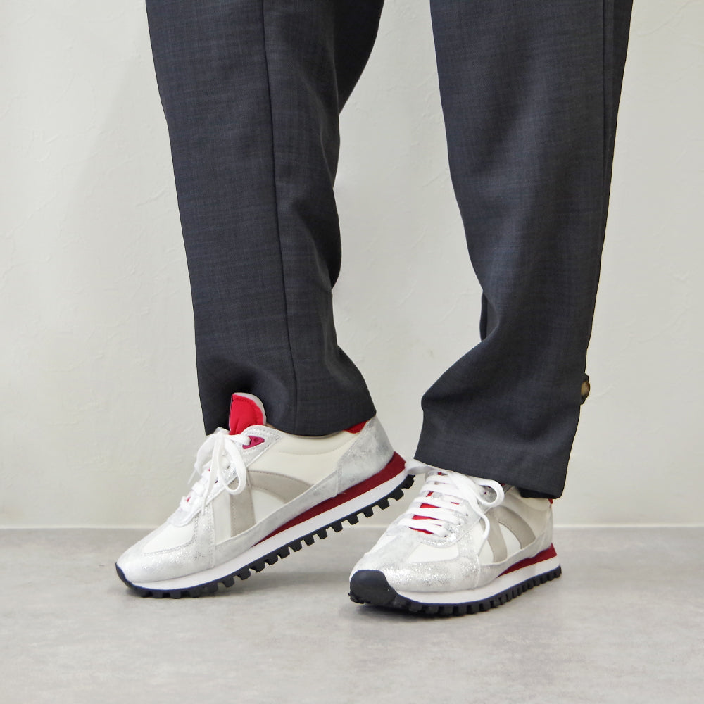 GATE WHITE SILVER DARK RED
