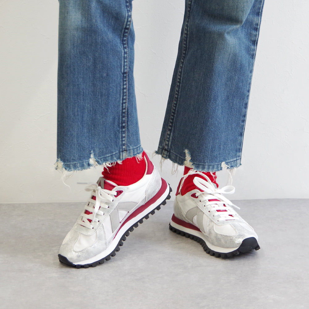 GATE WHITE SILVER DARK RED