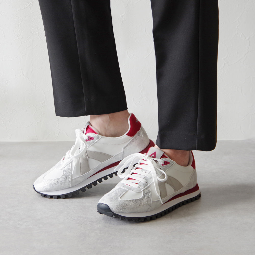 GATE WHITE SILVER DARK RED