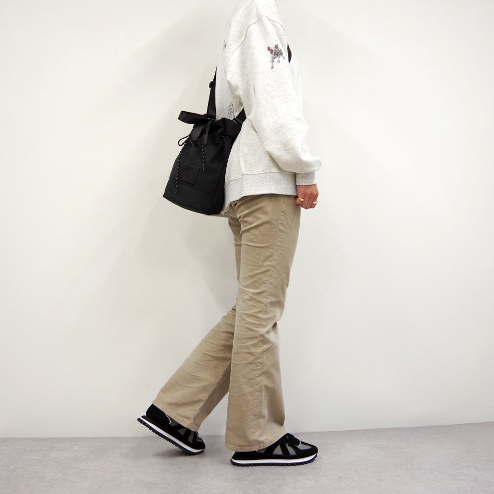 DRAWSTRING SHOULDER BAG BLACK